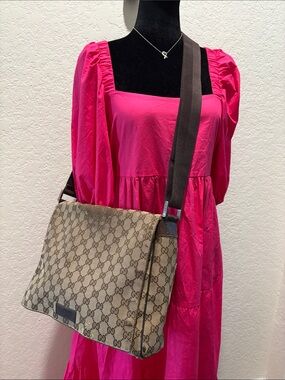 Gucci Beige/Brown GG Canvas Crossbody Messenger Bag